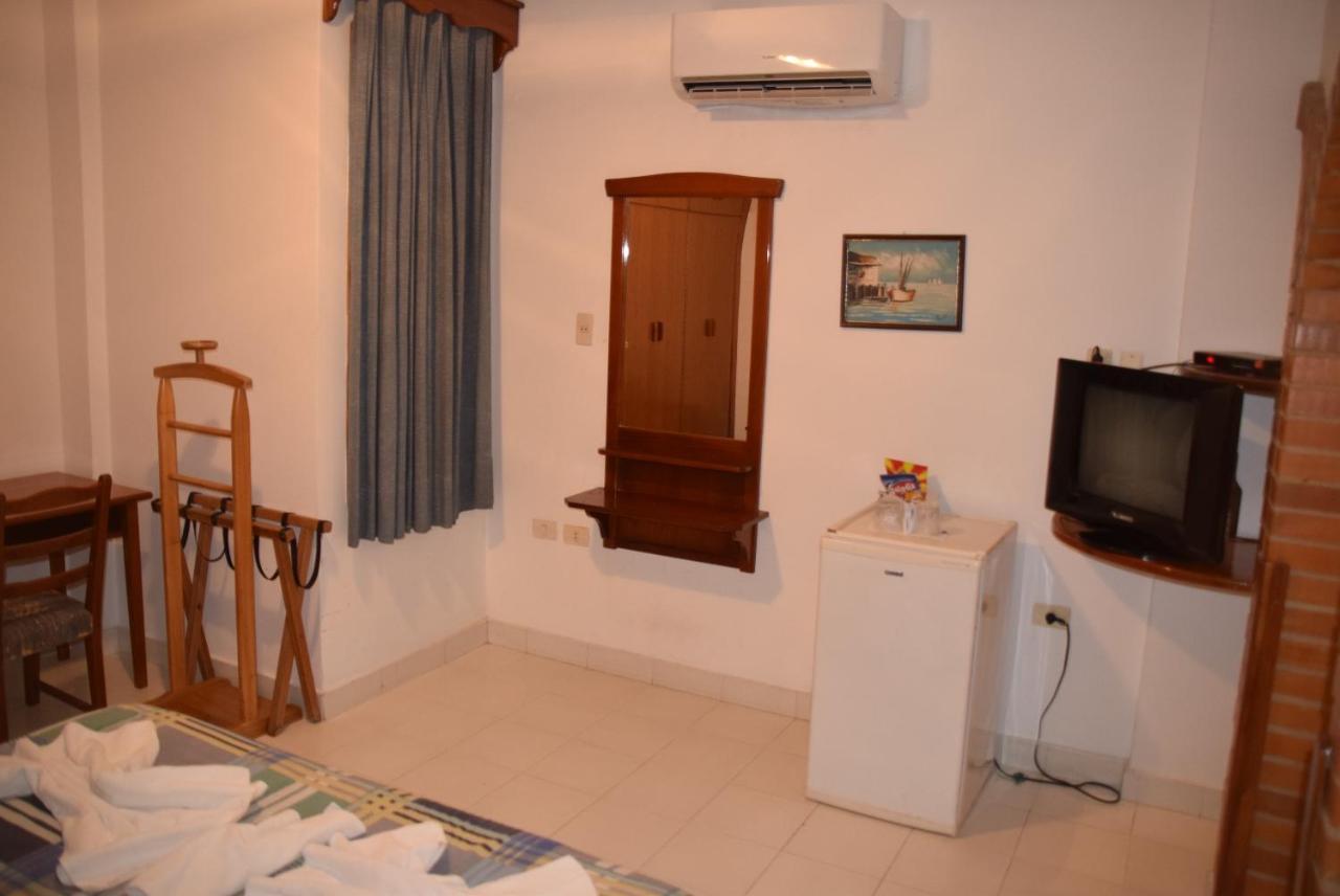 Hotel Palmas Del Sol Asuncion Bagian luar foto