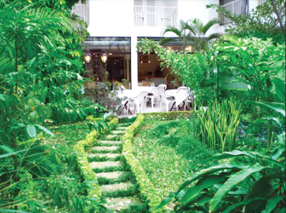 Hotel Palmas Del Sol Asuncion Bagian luar foto